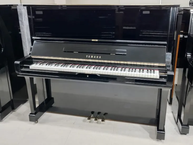 YAMAHA U3A