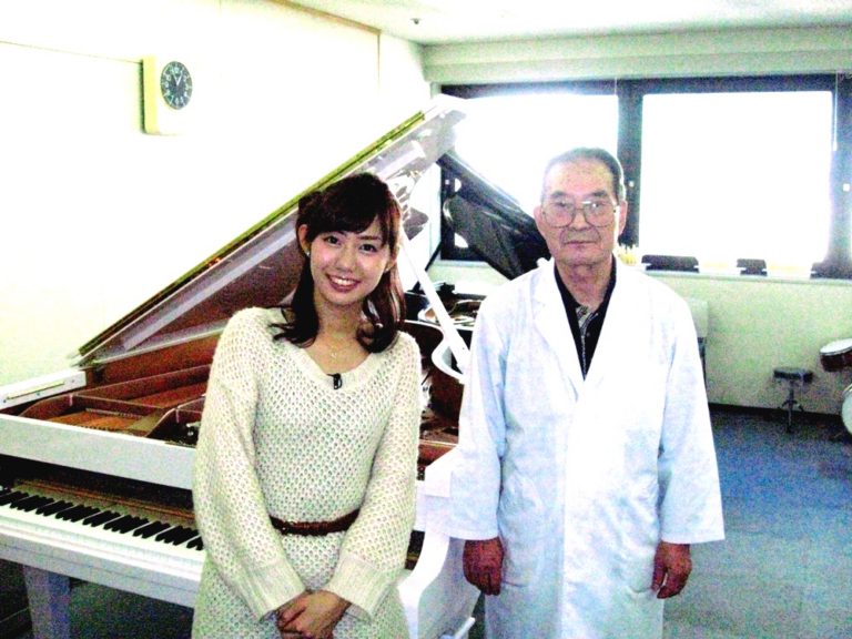 フジテレビ山崎アナウンサーと当社社員工藤技師