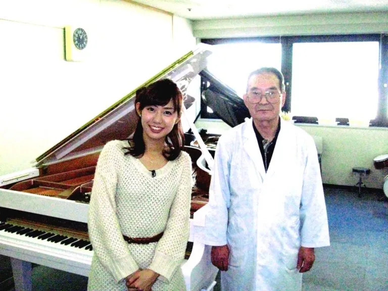 フジテレビ山崎アナウンサーと当社社員工藤技師