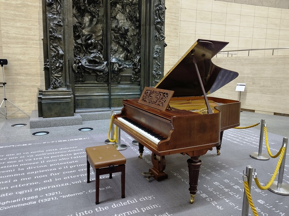 静岡県立美術館にて　エラールのグランドピアノ