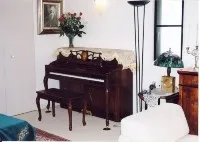 ウイスタリアピアノ 花柄スピネット 艶消しウォールナット