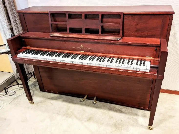スタインウェイ（STEINWAY）　Ｆ型